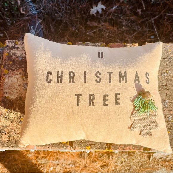 *O Christmas Tree Primitive Pillow - Picture 9 of 13